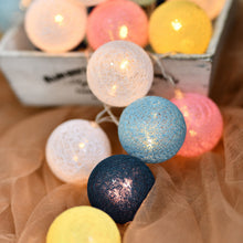 Load image into Gallery viewer, Guirlande lumineuse boules coton LED USB - Veilleuse bébé 2h - Adaptateur secteur double USB 2A inclus - 3 intensités - 20 boules 3m
