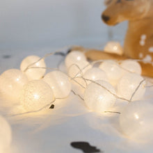 Load image into Gallery viewer, Guirlande lumineuse boules coton LED USB - Veilleuse bébé 2h - Adaptateur secteur double USB 2A inclus - 3 intensités - 20 boules 3m

